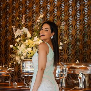 Produção de Thaís Fersoza valoriza estética artesanal com trama vazada e acabamento minucioso