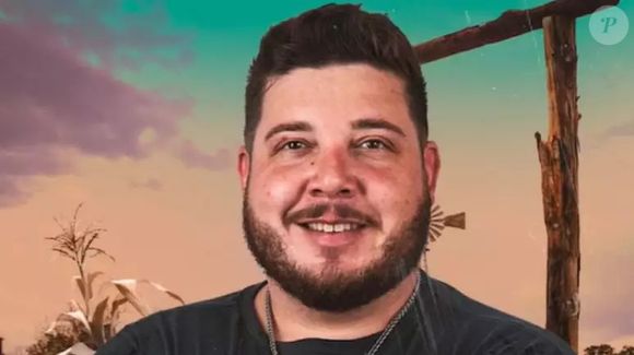 A notícia de sua morte foi divulgada por meio de uma publicação no perfil oficial do cantor no Instagram. A equipe de Fávero confirmou que ele havia sido internado no Hospital das Clínicas, onde acabou falecendo devido a uma parada cardíaca.