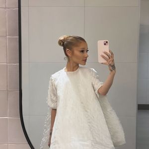 Ariana Grande começou a emagrecer muito e os fãs entraram em alerta