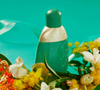 Criado pelo perfumista Jean Guichard, o Eden, da Cacharel, combina frutas, flores aquáticas e madeiras em uma composição que ainda surpreende mais de 30 anos após seu lançamento