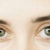 Essa cor para delinear os olhos é muito melhor do que o branco e neutraliza todas as vermelhidões