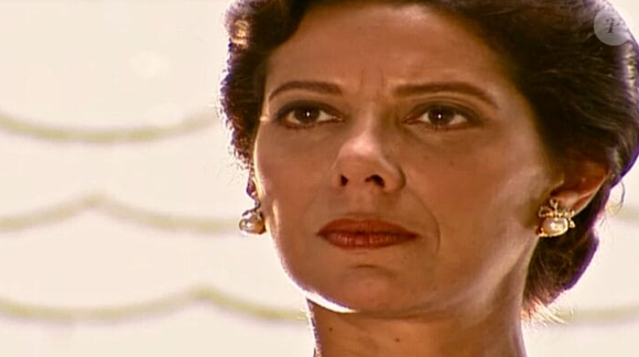 Janete refuta que seu pai também perdeu tudo no jogo.