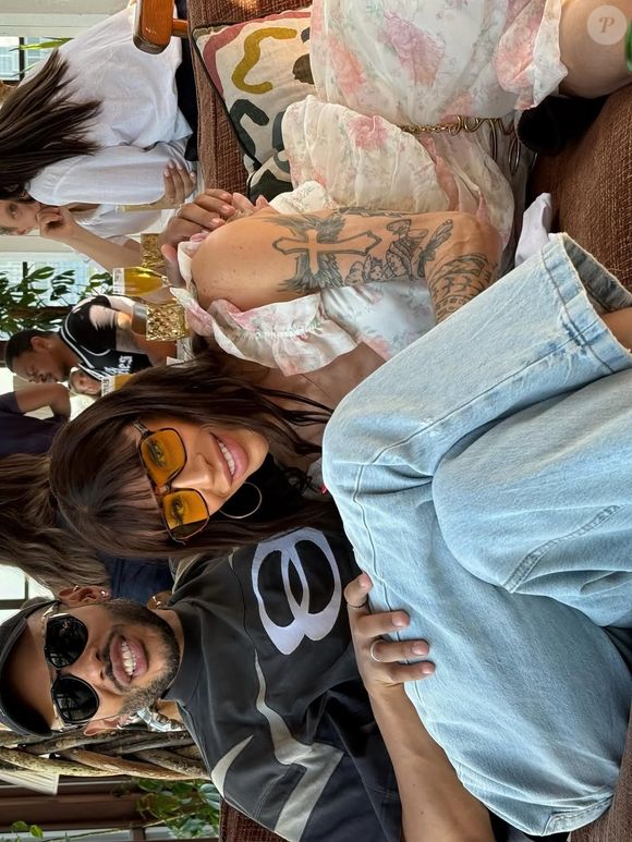 Maya Massafera manteve a cirurgia em segredo nas últimas semanas, quando estava usando óculos