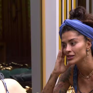 No ‘BBB 26’, Aline Campos decidiu ressuscitar o assunto, mas de forma distorcida: disse que foi comparada a uma ‘acompanhante de luxo’