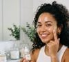 Skincare com menos produtos pode ser mais eficaz? Farmacêutica explica por que exagerar na rotina pode reduzir resultados