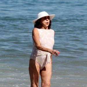 Betty Faria sobre o uso de biquíni: a artista falou para o jornal: 'Lidei melhor com essa situação quando percebi que, sem querer, virei uma referência para muitas mulheres da minha idade'.