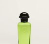 Eau de Pamplemousse Rose, da Hermès, foi criado em 2009 pelo perfumista Jean-Claude Ellena e combina toranja vibrante e rosa em uma composição cítrica, frutada e delicada. A fragrância tem emoção olfativa classificada como 'Fresco, Delicado'