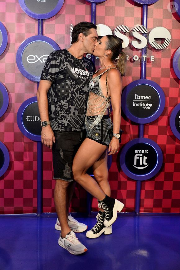 Giba beijou a mulher durante o Carnaval 2025