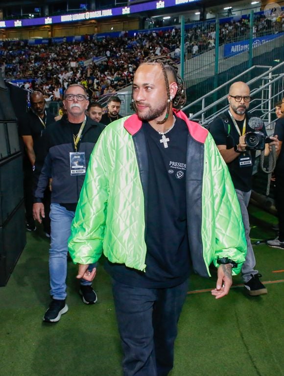 Neymar teve uma conversa leve e descontraída com Virgínia Fonseca, de acordo com o colunista Erlan Bastos, do portal EM OFF