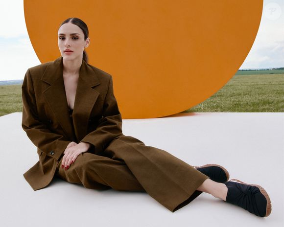 Isabelle Drummond afirma que 'elegância e conforto não são opostos' e revela nova fase pessoal