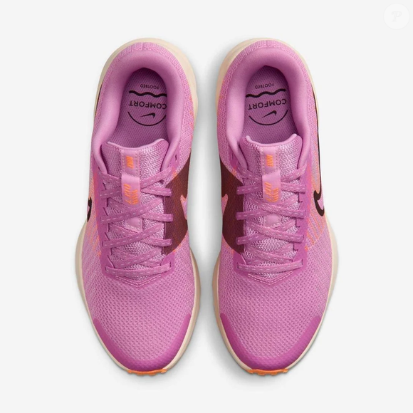 Entre caminhadas, viagens e compromissos do cotidiano, o Nike Run Defy vem sendo apontado como um dos modelos mais versáteis para mulheres que priorizam conforto e praticidade