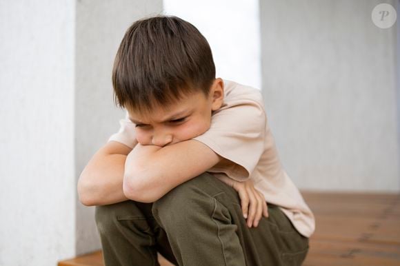 Crianças não podem trocar momentos de estudo e diversão para cuidar dos irmãos, alerta psicologia