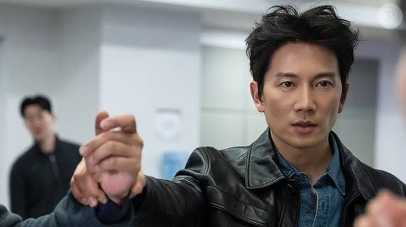 Em 'The Apartment Job', Ju Sung vive Park Hae-kang, um ex-integrante do submundo do crime que tenta reconstruir a própria vida