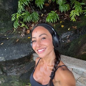 "Eu tô sempre me cuidando, é uma das minhas maiores paixões. Eu nunca estou parada, tô sempre treinando", garante Sabrina Sato