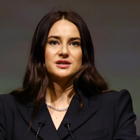 Em 2010 e anos antes de 'A Culpa é das Estrelas', Shailene Woodley fundou uma ONG para capacitar jovens em responsabilidade ambiental; nove anos depois, atriz se aliou a marcas globais para combater as toneladas de plástico poluidor nos oceanos