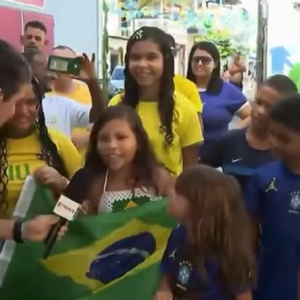 Uma criança viralizou nas redes sociais ao chamar Neymar de 'cai-cai' horas antes de Brasil x Escócia pela Copa do Mundo 2026. O vídeo deu o que falar!