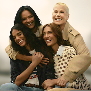 Elas são cantoras! Bruna Marquezine e Sasha Meneghel cantam hit de 1989 em propaganda com as mães, Neide e Xuxa. Veja!