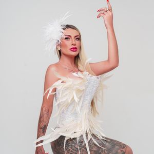 Andressa Urach faz mistério sobre fantasia para o Carnaval 2026: ‘Quero algo que tenha força, brilho e que acompanhe bem meu samba no pé’
