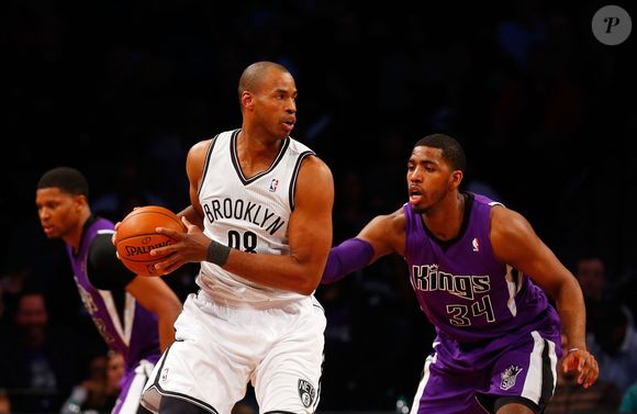 Jason Collins marcou gerações dentro e fora das quadras. Além da carreira na NBA, o ex-jogador virou símbolo de representatividade LGBTQIA+ no esporte mundial