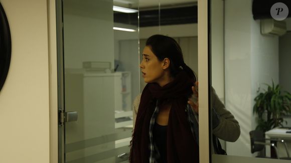 Zeynep tem um pesadelo e relembra o momento trágico de sua infância.