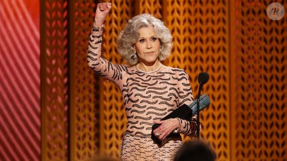 Jane Fonda não tem uma relação de culpa com a comida, prezando pelo equilíbrio: se comeu mais hoje, caminha mais amanhã