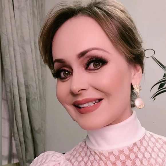 Gaby Spanic também é aliada do botox para 'segurar sua pele' e evitar a flacidez