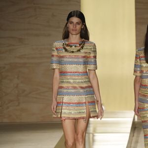 A modelo Isabeli Fontana era um dos rostos mais disputados da Semana de Moda do Rio