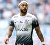 Apenas o holandês Memphis Depay, atualmente no Corinthians, recebe mais que Gabigol no Brasil: cerca de R$ 2,9 milhões por mês. As informações foram apuradas por Jorge Nicola, jornalista esportivo que acompanha os bastidores da bola