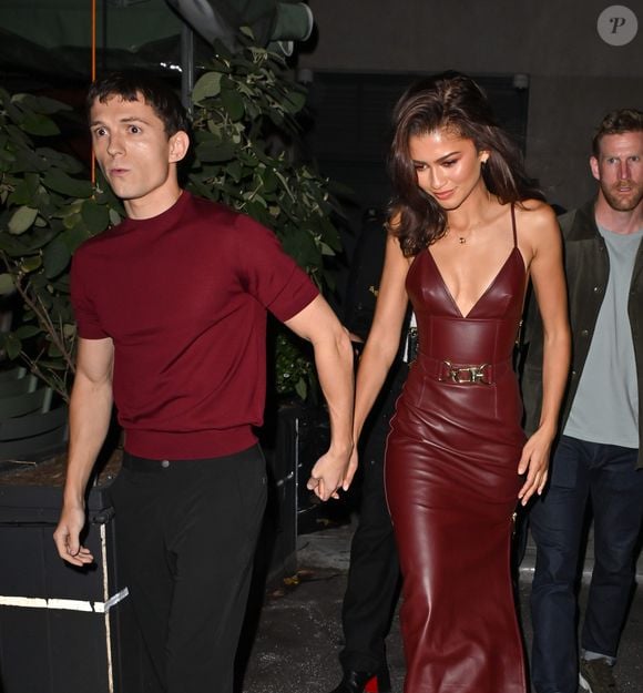Depois de sentir o novo Prada Paradigme, ficou fácil entender a conexão de Zendaya e Tom Holland: a fragrância mistura sensualidade discreta, elegância moderna e aquele luxo silencioso digno de Hollywood