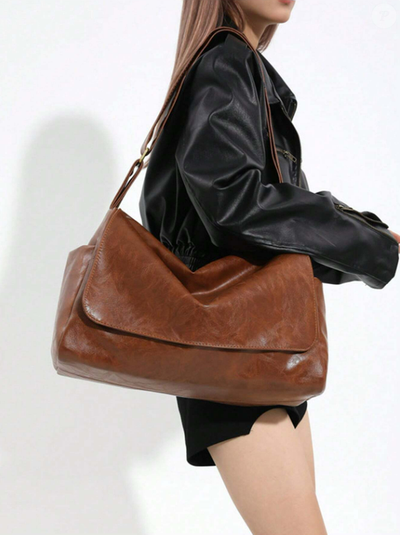 Para quem gostou da bolsa de Sasha Meneghel, encontrei na Shein um modelo semelhante ao estilo pasta carteiro por apenas R$ 128,12