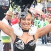 Nem Grande Rio, nem Sapucaí: Paolla Oliveira samba muito como 'rainha' em outro Carnaval e exibe corpaço em body preto e branco. 'Nunca perde a majestade'