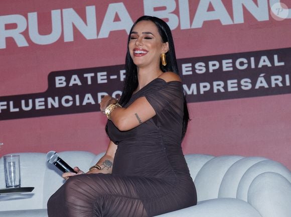 Grávida, Bruna Biancardi também foi palestrante do evento Talk com Moni