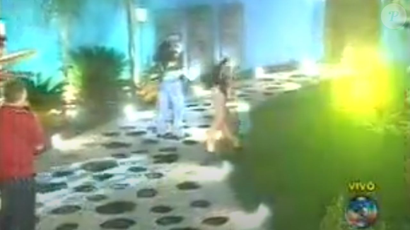 Antes do BBB 26 estrear, vale relembrar: em 2003, uma mulher invadiu o palco do Big Brother Brasil completamente nua e deixou Pedro Bial sem reação ao vivo