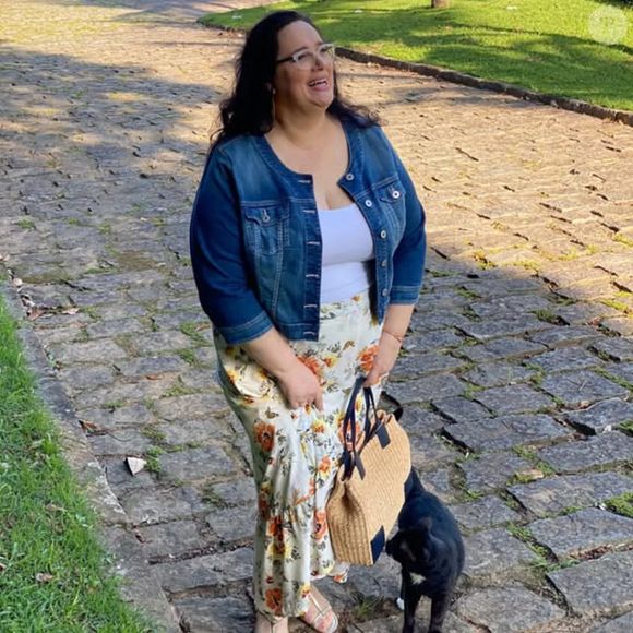 Lilian Aragão reclamou ao ver um homem de bermuda e chinelo em um aeroporto