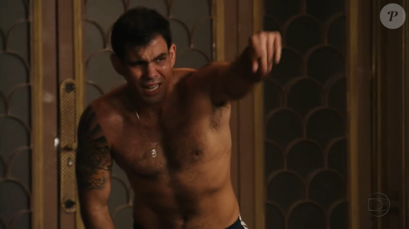 Juliano Cazarré viveu Adauto, o segundo craque do Divino Futebol Clube, atrás apenas de Jorge Tufão (Murilo Benício), em Avenida Brasil