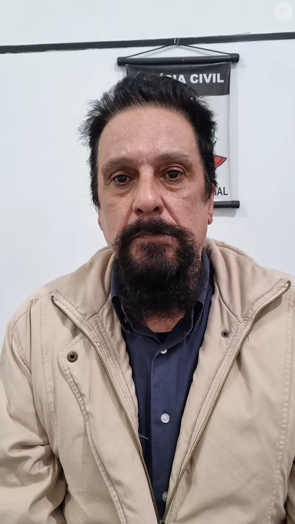 Com barba comprida e cabelo mais curto, Paulo Cupertino estava morando em Eldorado, no MS, com outra identidade