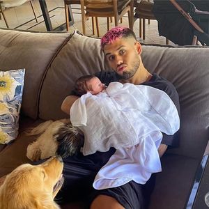 Quando Maria Alice nasceu, Zé Felipe ainda estava com o cabelo rosa