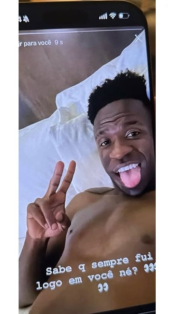 Vini Jr. aparece sem camisa em foto supostamente enviada a Bia Miranda