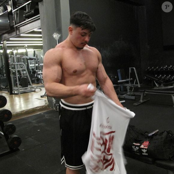 O fisiculturista e influenciador fitness Gabriel Ganley morreu neste sábado (23), aos 22 anos