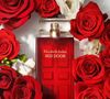 Red Door, da Elizabeth Arden, possui base de sândalo, mel e musgo de carvalho acrescenta sensualidade e calor, criando o equilíbrio perfeito entre frescor e personalidade.