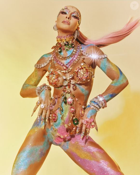 Sabrina Sato em ensaio técnico representou a fantasia Aquarela de Heitor dos Prazeres para a Vila Isabel