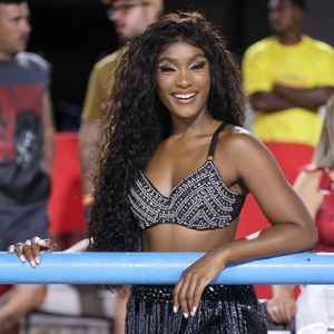 Carnaval 2025: rainha de bateria da Viradouro, Erika Januza prestigiou as escolas no primeiro dia de ensaio técnico