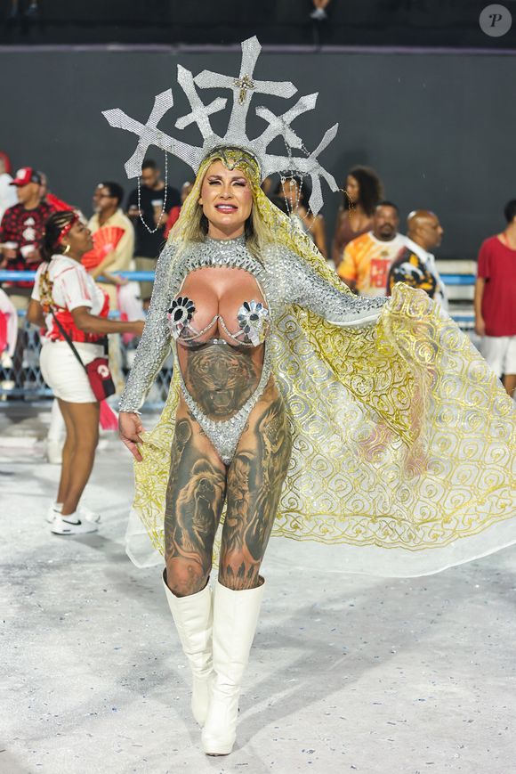 Pré-carnaval 2026: Andressa Urach apareceu com tatuagem representando um tigre, símbolo do Porto da Pedra