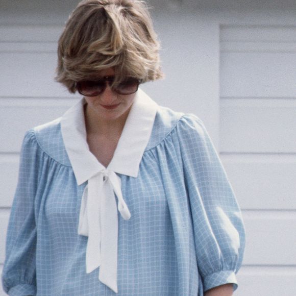 A Princesa Diana anunciou a gravidez de William em 1981, e no ano de 1984, foi a do Príncipe Harry.