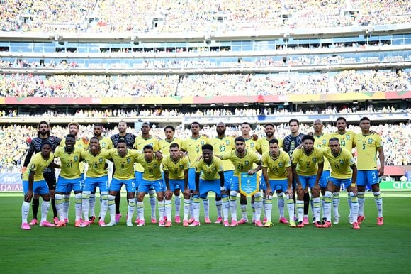 O novo tênis da Nike mostra como a cor rosa deixou de ser apenas tendência e virou estratégia de marketing esportivo