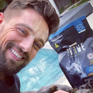 Nas redes sociais, Rafael Cardoso sempre fez sucesso com sua beleza natural e publicações alto-astral