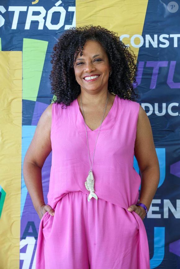 Flávia Oliveira, da GloboNews, é a única dos 15 comentaristas fixos que é negra