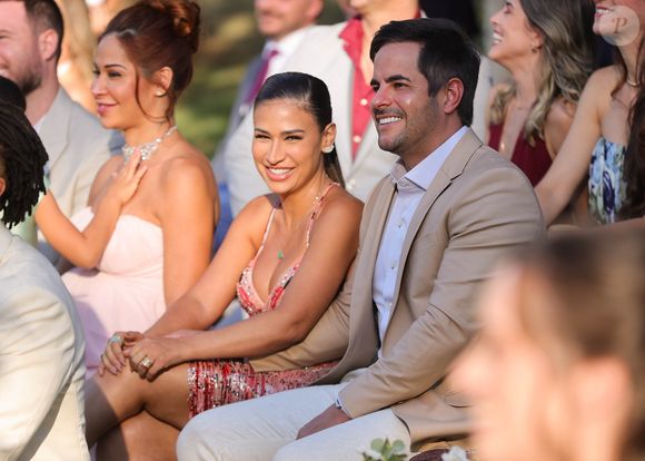 Casamento Renato Albani e Juliana Fructuozo reuniu 200 pessoas entre elas Simone Mendes e o marido, Kaká Diniz