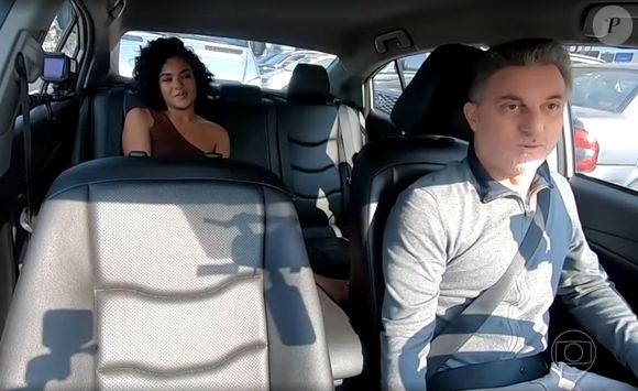 Bella Campos foi entrevistada por Luciano Huck para o 'Domingão'