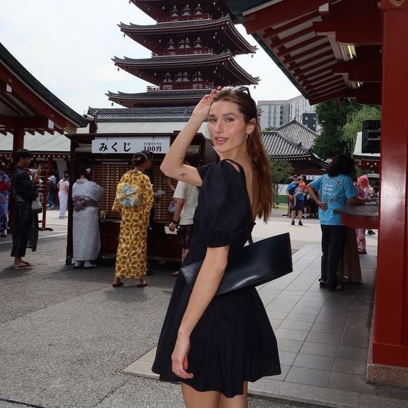 O Perfume Kyoto traduz a atmosfera da tradicional cerimônia do matcha de Kyoto no Japão e foi desenvolvido como ponto de partida para a primeira coleção de perfumaria da Mondepars